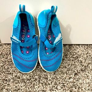 Speedo kids shoes 7/8 toddler